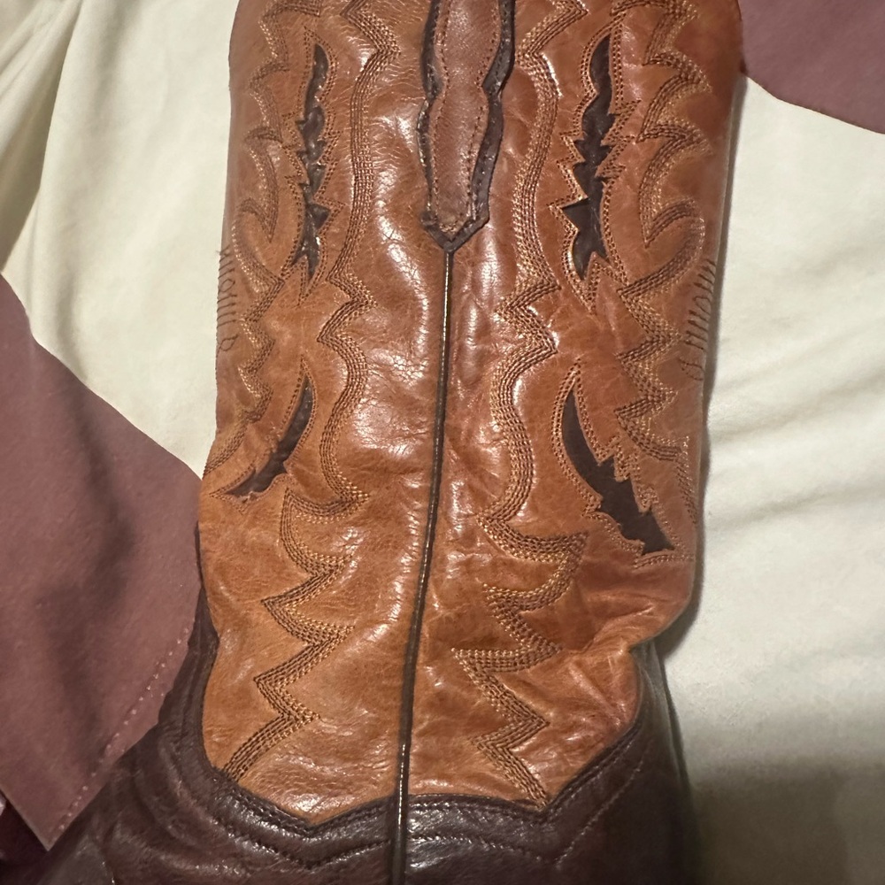 Boots - Picture 2 of 6